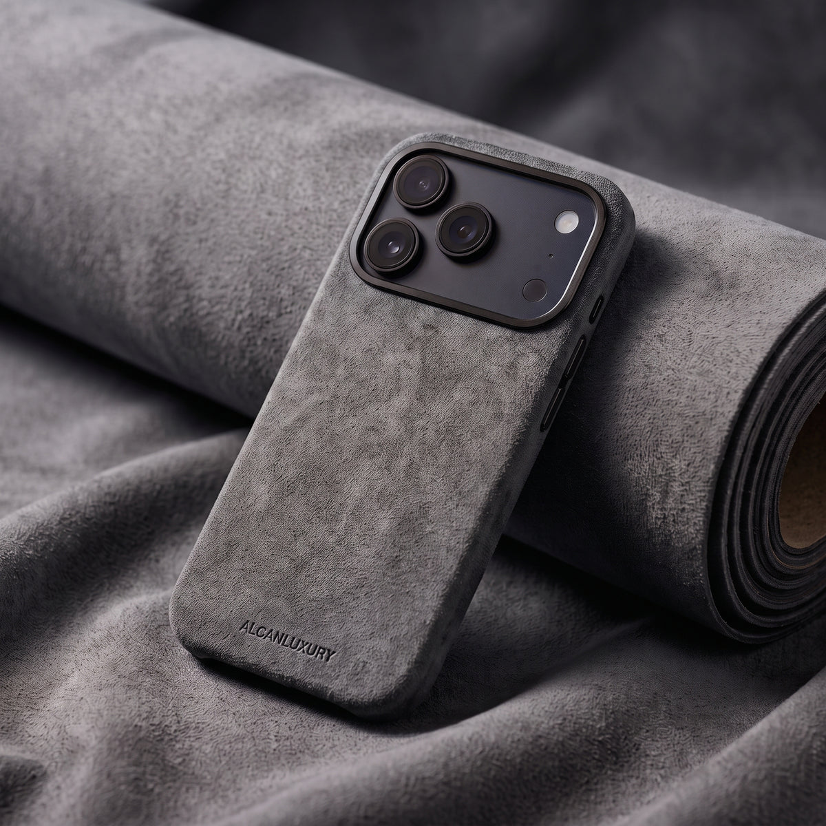 iPhone 17 Pro Max – Alcantara-Hülle – Nardograu